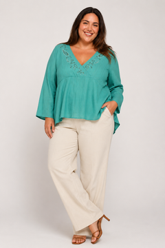 ♦︎ Embroidered V-Neck Blouse - Size: XL