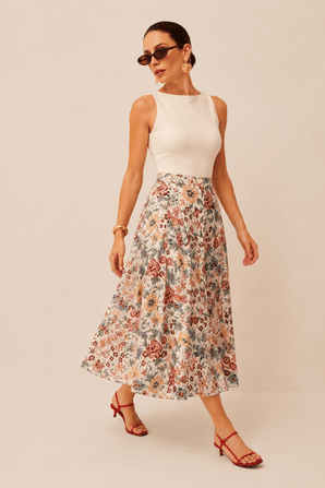 Vintage Floral Skirt in 100% Viscose- Size: M/L