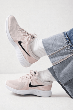 Nike Women's Revolution 4 Running Shoes - Size: 41