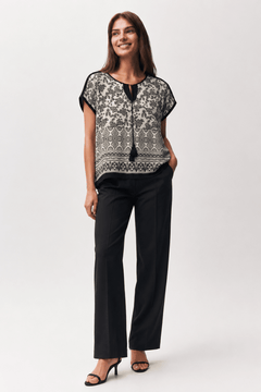 ♦︎ Tasseled Patterned Blouse - Size: M/L