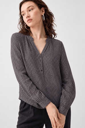 Geometrical Print Blouse in Soft Viscose- Size: M
