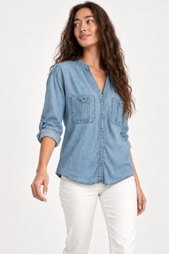 ♦︎ Light Blue Shirt Blouse - Size: M
