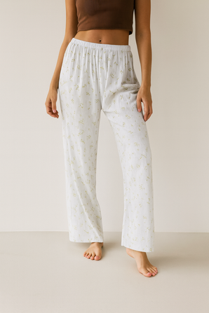 Wide Leg Lounge Pants in Delicate Floral Print - Size: L