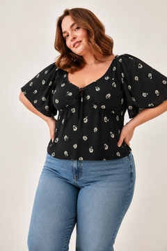 100% Viscose Top in Daisy Print- Size: XXL