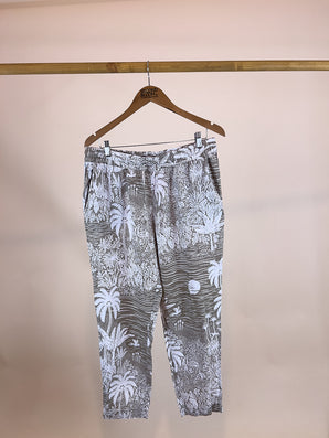 100% Linen Trousers in Light Khaki  Size : L