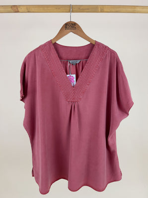 Rust Red Top with Decorative Neck line- Size: XXL