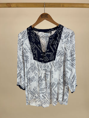 Loose Fitting Floral Blouse - Size: M