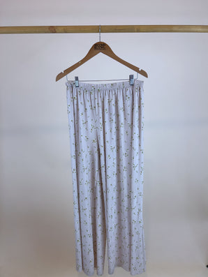 Wide Leg Lounge Pants in Delicate Floral Print - Size: L