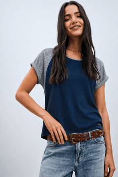Diesel T-shirt in Navy and Grey Raglan Sleeves-size: M