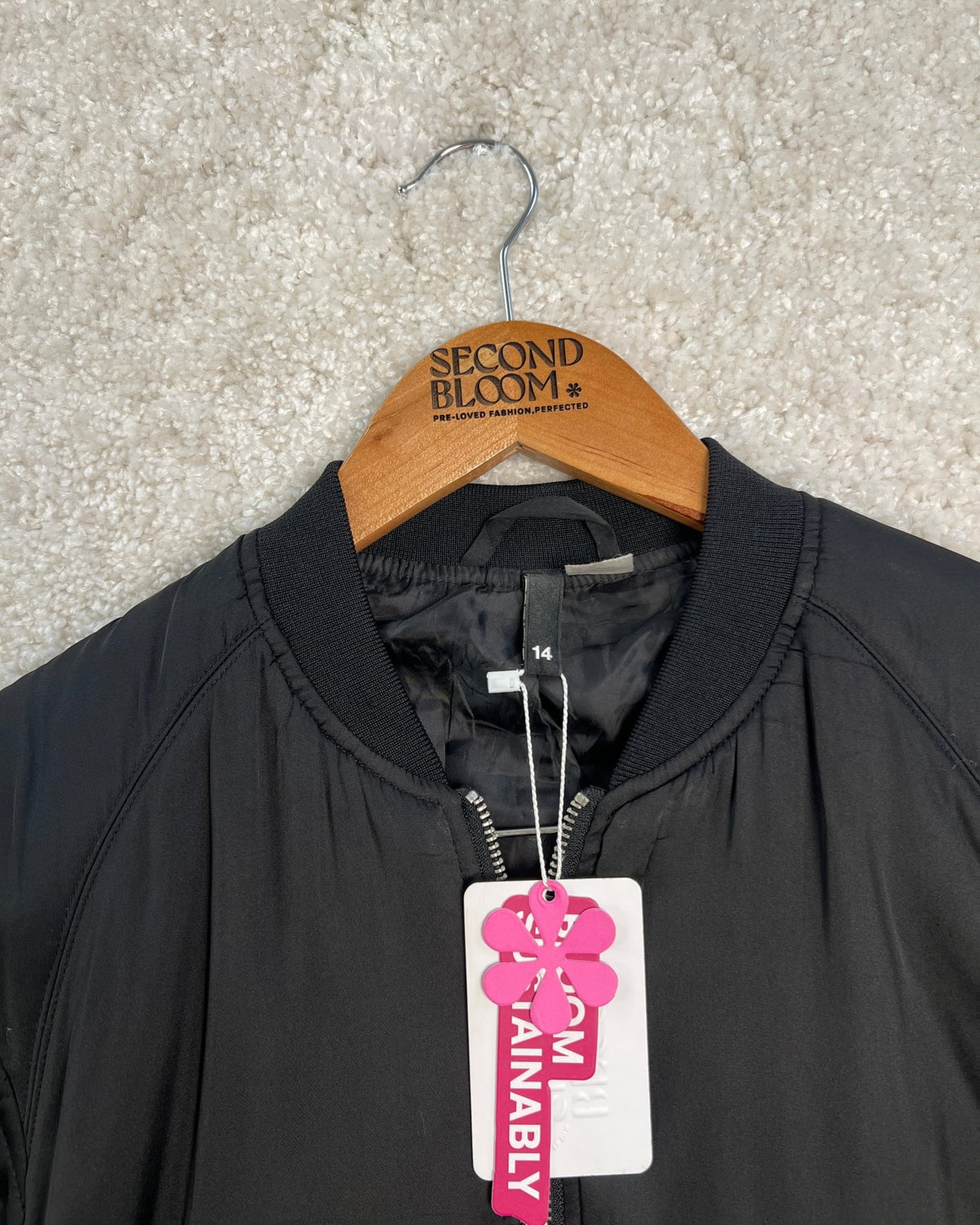 Quilted BomberJacket in Black- Size: M — measurements