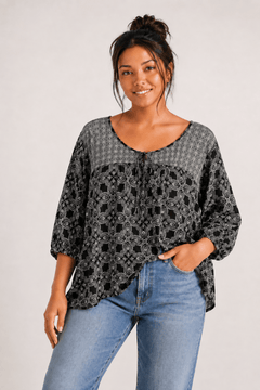 Black & White Viscose Blouse - Size:  XL(Fits:XXL/ XXXL)