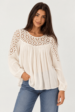 ♦︎ White Lace Yoke Blouse - Size: M/L