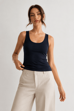 Black Scoop Neck Tank Top - Size: M